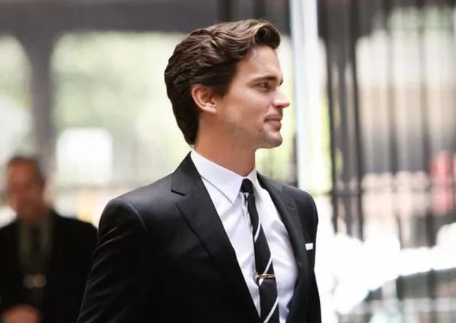 男生西装衬衫穿搭（配西装搭日常男生需要的基本款衬衫挑选穿搭全攻略）(4)