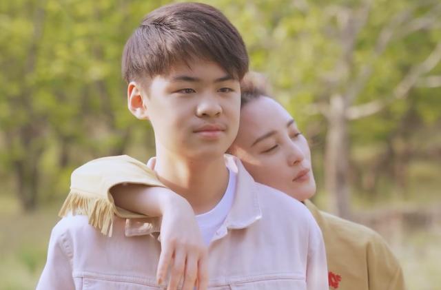 长相最丑的几位明星（孩子却一言难尽）(19)