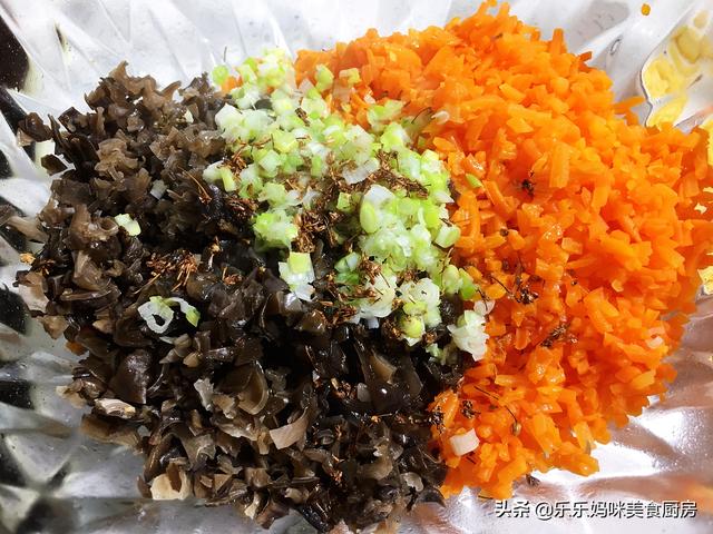 水饺馅的做法大全素馅饺子（家常素馅饺子的好吃做法）(21)