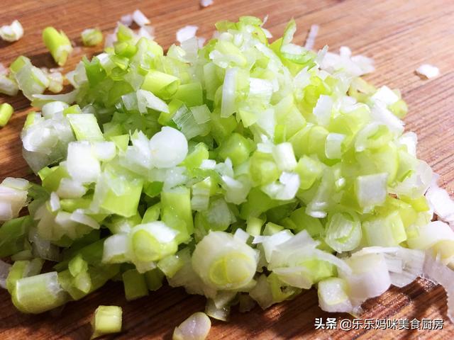 水饺馅的做法大全素馅饺子（家常素馅饺子的好吃做法）(19)