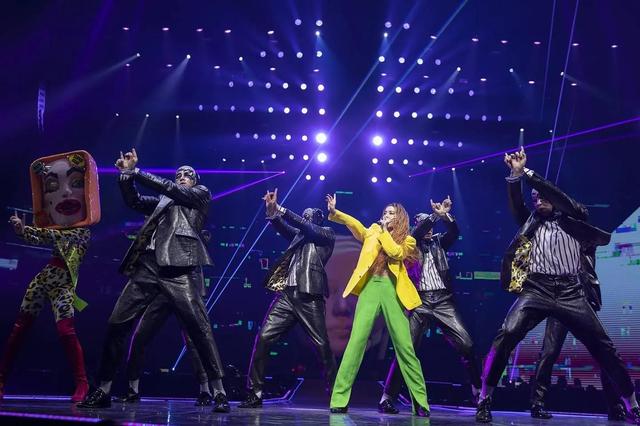 蔡依林演唱会现场服装秒变（百变女神蔡依林演唱会现场多图）(4)