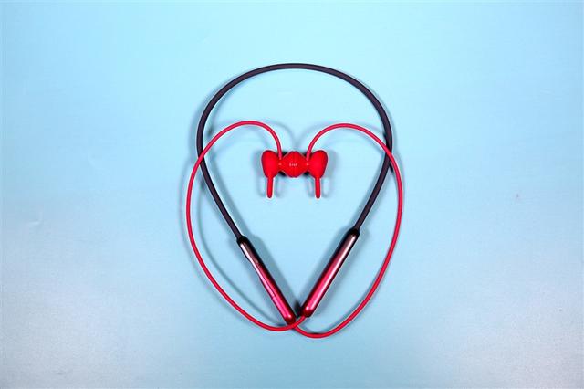 荣耀蓝牙耳机xsport说明（PRO运动蓝牙耳机首发评测）(1)