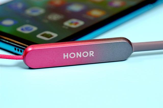 荣耀蓝牙耳机xsport说明（PRO运动蓝牙耳机首发评测）(8)