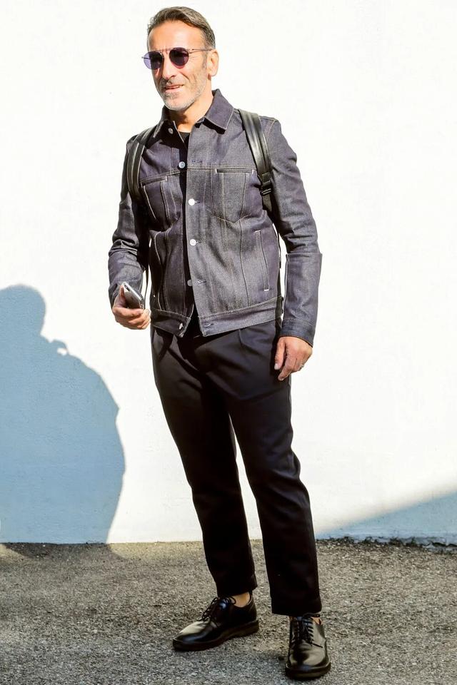 西裤穿修身还是正式（都了解西裤的不同取向）(38)