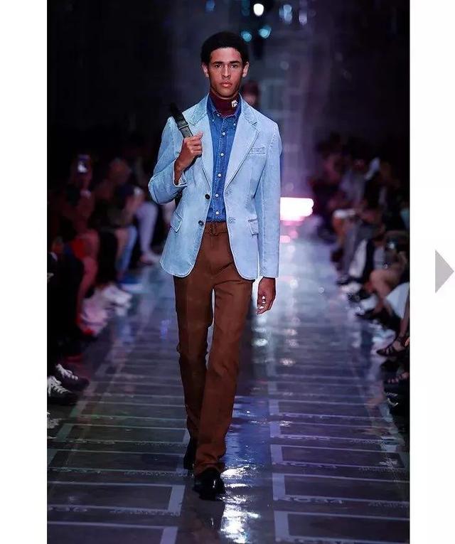 奢侈服装品牌标志(世界十大名牌服装)(5)