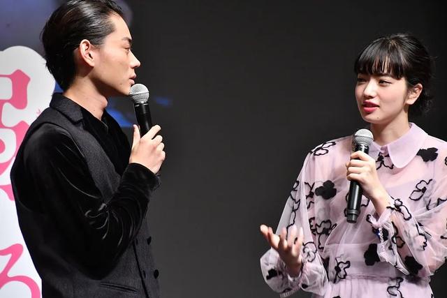 让人羡慕的爱情来自于婚礼情缘(他们的婚礼和他们的爱情一样)(17)