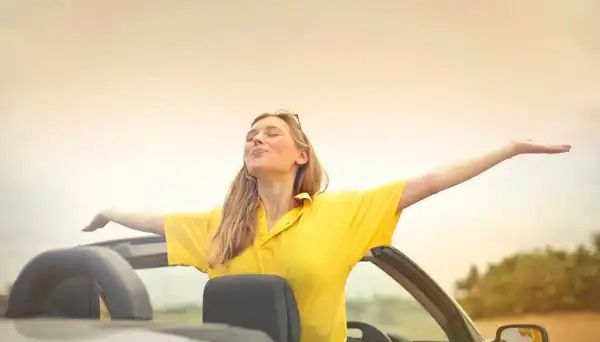 羽绒服上黑色机油清洗小妙招,羽绒服上的机油怎么洗掉图6