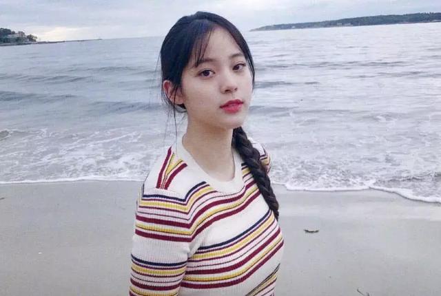 演艺圈有哪些童星出身的女明星（演艺圈势如破竹的五位00后美女小演员）(9)