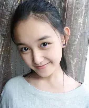 演艺圈有哪些童星出身的女明星（演艺圈势如破竹的五位00后美女小演员）(3)