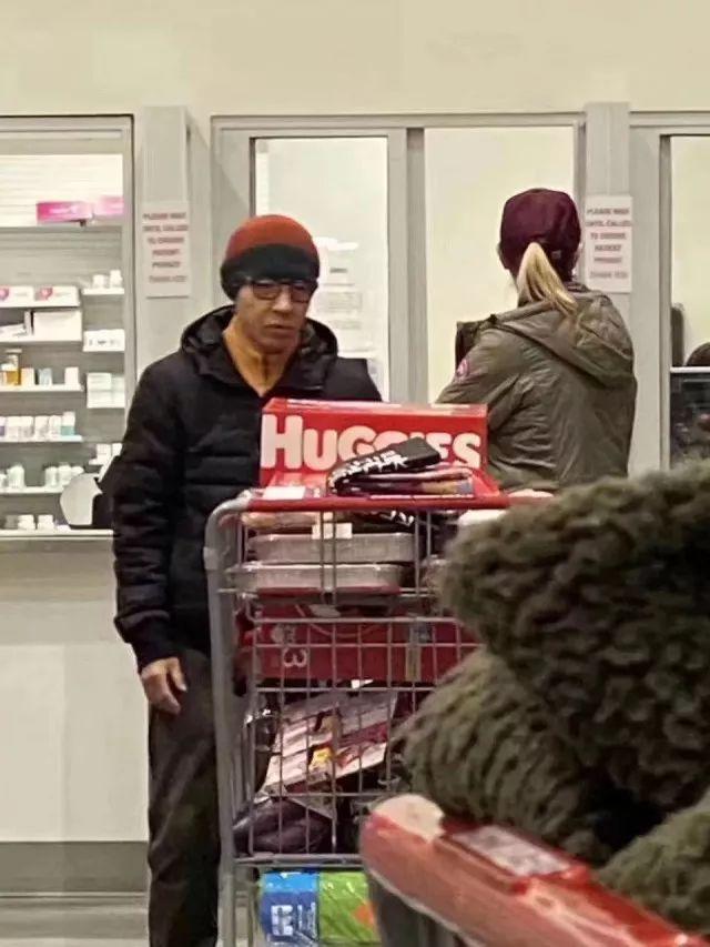 撒贝宁老婆出生日期（加拿大老婆身价千万）(1)