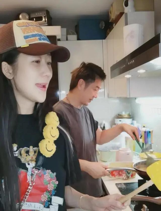 真实的二胎家庭（五年四胎从被包养）(15)