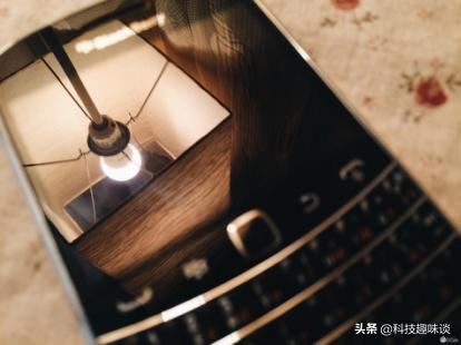 黑莓手机9900（商务艺术品--黑莓9900回顾）(2)