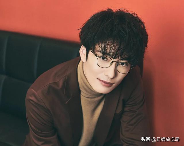 日本目前最受欢迎的男明星（日本网友最爱的10位已过而立之年的帅气男演员）(14)