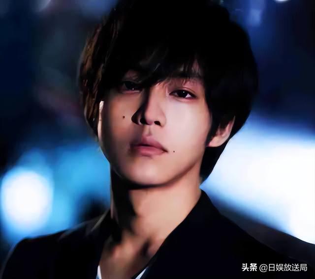 日本目前最受欢迎的男明星（日本网友最爱的10位已过而立之年的帅气男演员）(8)