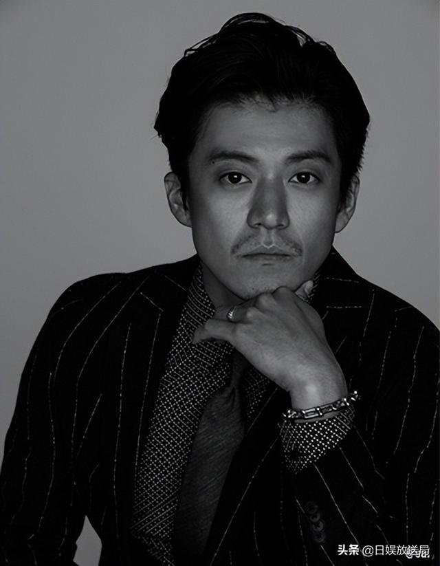 日本目前最受欢迎的男明星（日本网友最爱的10位已过而立之年的帅气男演员）(22)