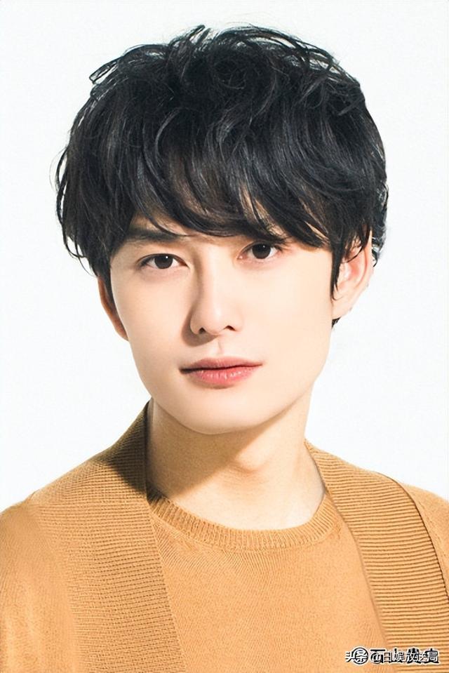 日本目前最受欢迎的男明星（日本网友最爱的10位已过而立之年的帅气男演员）(13)