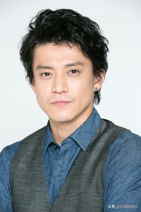 日本目前最受欢迎的男明星（日本网友最爱的10位已过而立之年的帅气男演员）(23)