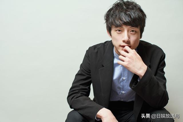 日本目前最受欢迎的男明星（日本网友最爱的10位已过而立之年的帅气男演员）(21)