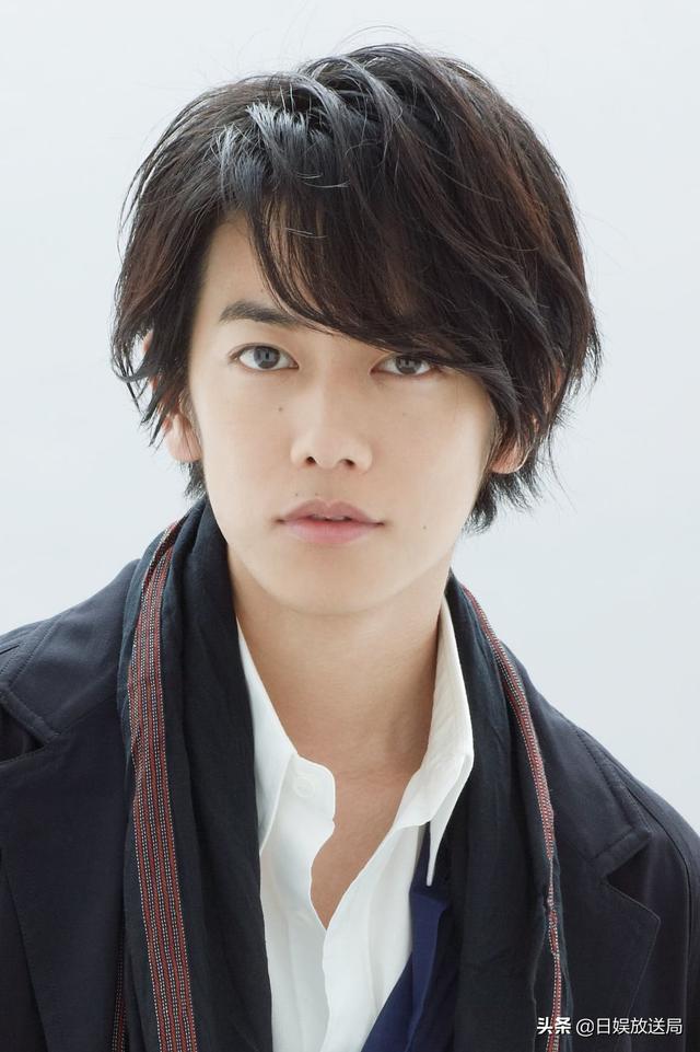 日本目前最受欢迎的男明星（日本网友最爱的10位已过而立之年的帅气男演员）(30)