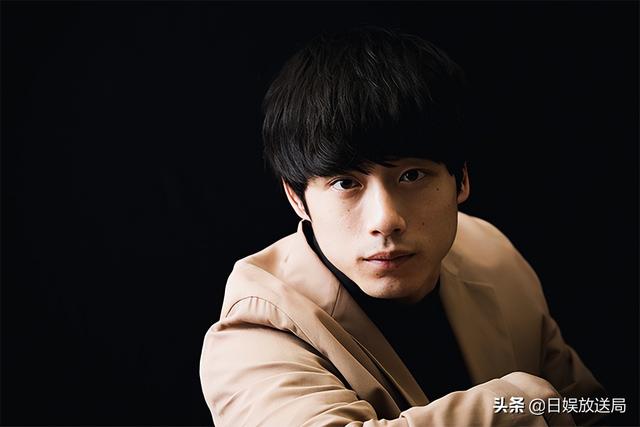 日本目前最受欢迎的男明星（日本网友最爱的10位已过而立之年的帅气男演员）(20)