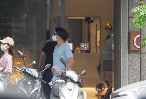 林依晨跟郑元畅一起拍的综艺（经纪人证实林依晨诞小公主）(5)