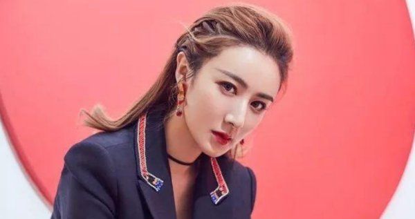 薇娅卖火箭真的,薇娅卖火箭是怎么回事?网上还卖过哪些奇奇怪怪的东西?图4