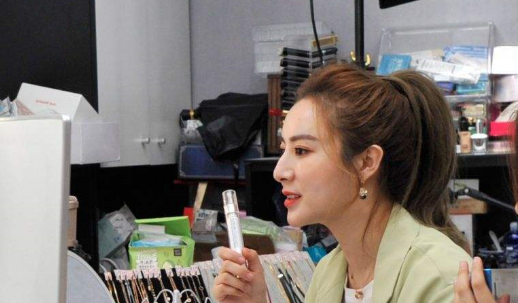 薇娅卖火箭真的,薇娅卖火箭是怎么回事?网上还卖过哪些奇奇怪怪的东西?图6