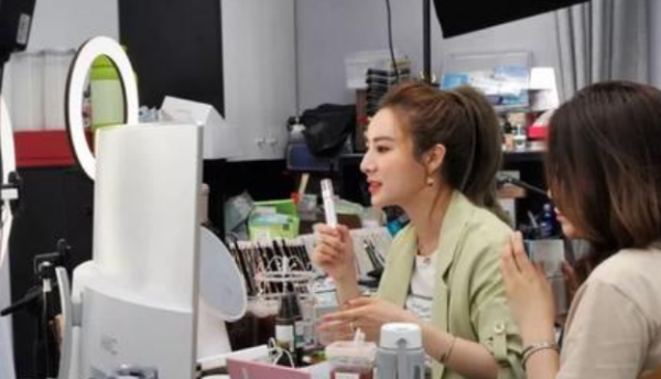 薇娅卖火箭真的,薇娅卖火箭是怎么回事?网上还卖过哪些奇奇怪怪的东西?图10