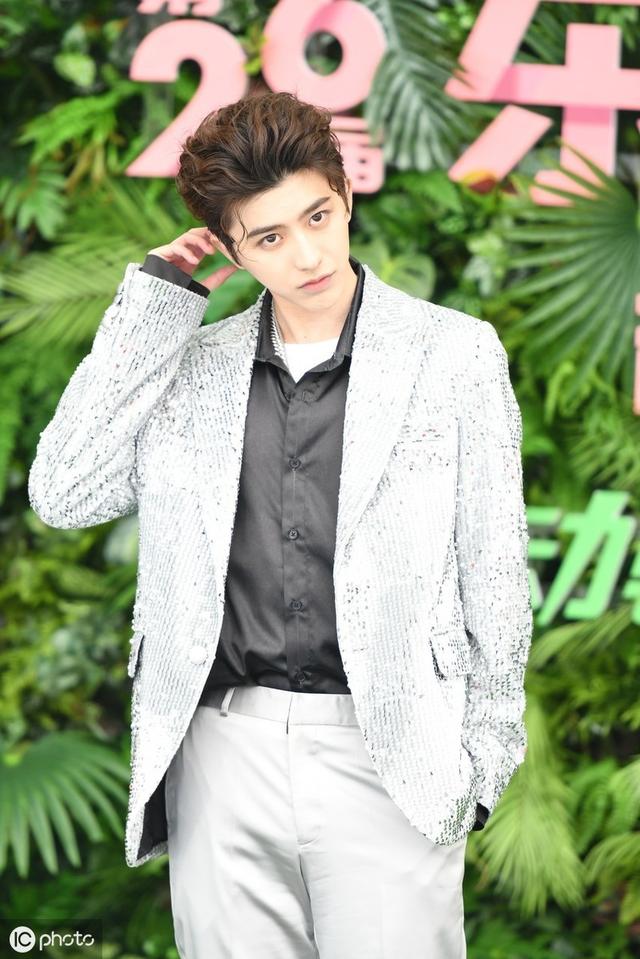 蔡徐坤打篮球什么梗（蔡徐坤打篮球什么梗）(3)