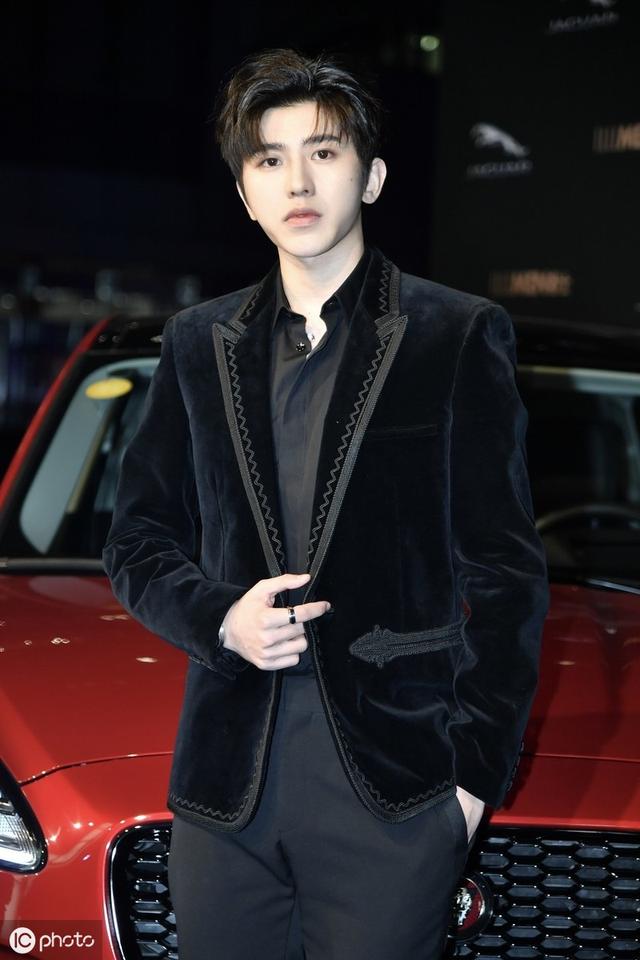 蔡徐坤打篮球什么梗（蔡徐坤打篮球什么梗）(2)