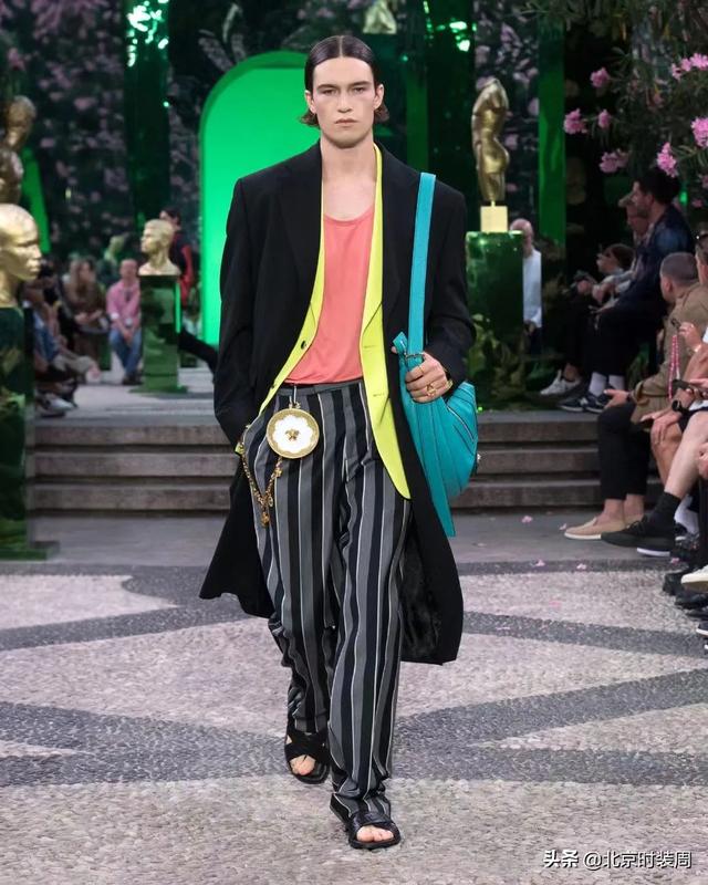 意大利米兰男装21年春夏时装秀（2023春夏米兰男装周）(34)