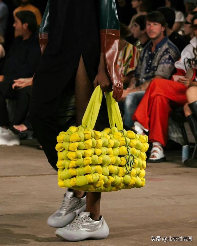 意大利米兰男装21年春夏时装秀（2023春夏米兰男装周）(40)