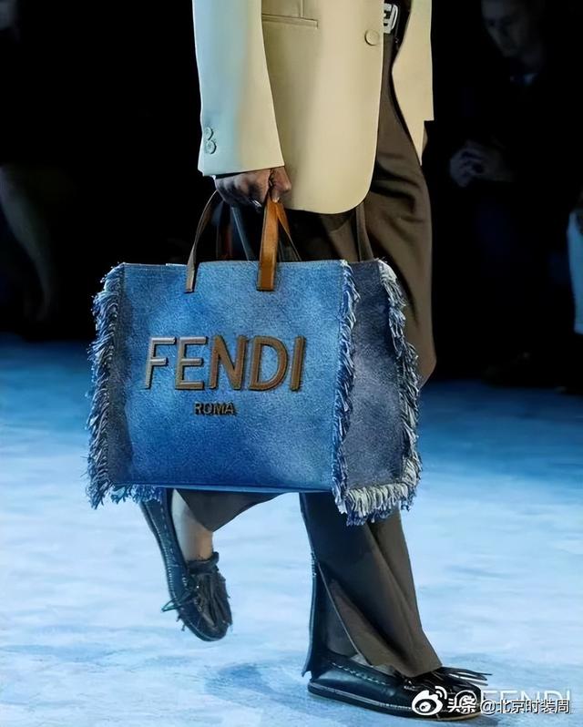 意大利米兰男装21年春夏时装秀（2023春夏米兰男装周）(26)