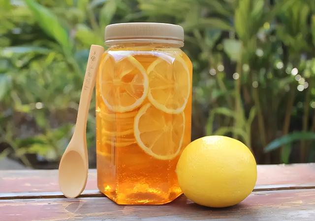 身体秋燥吃什么食物好（秋燥易伤肺牢记食疗方）(7)