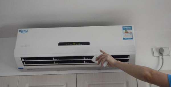 放盆水能代替加湿器,在房间内使用加湿器和放一盆水有什么区别吗图2