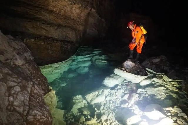 广西19个巨型天坑（广西发现巨大天坑）(16)