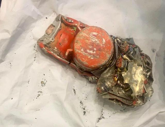 东航mu5735黑匣子出现了黑蝴蝶（东航MU5735找到的黑匣子）(8)