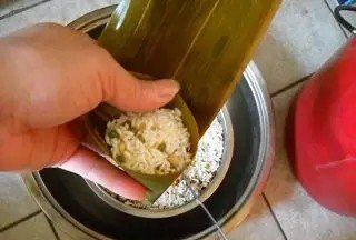 新手包粽子的简易方法,如何快速包粽子?图9
