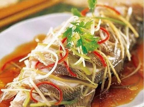 清蒸鲈鱼怎么做最简单最好吃视频