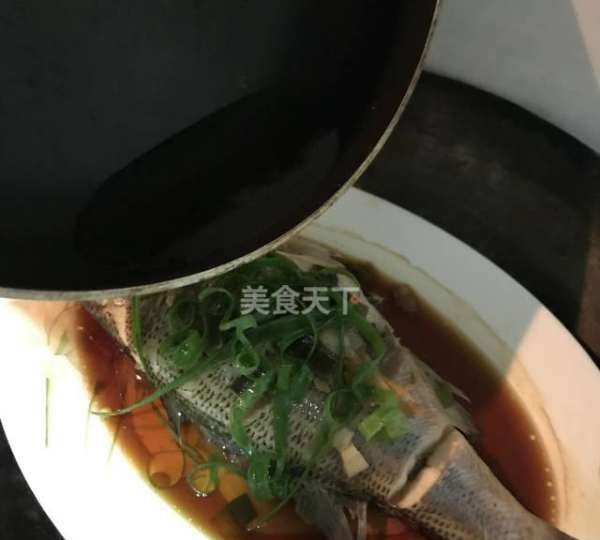 清蒸鲈鱼怎么做,清蒸鲈鱼怎么做好吃又简单图24
