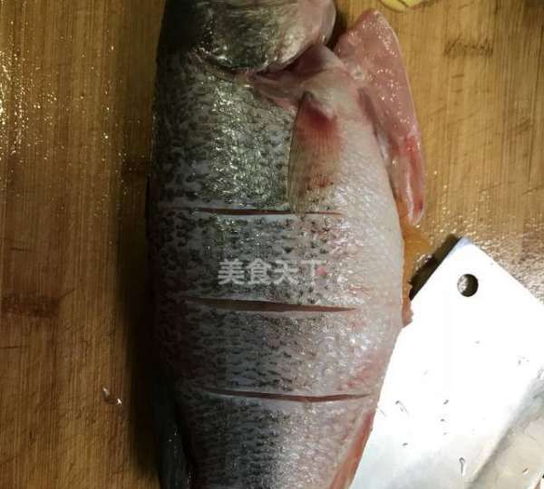 清蒸鲈鱼怎么做,清蒸鲈鱼怎么做好吃又简单图13