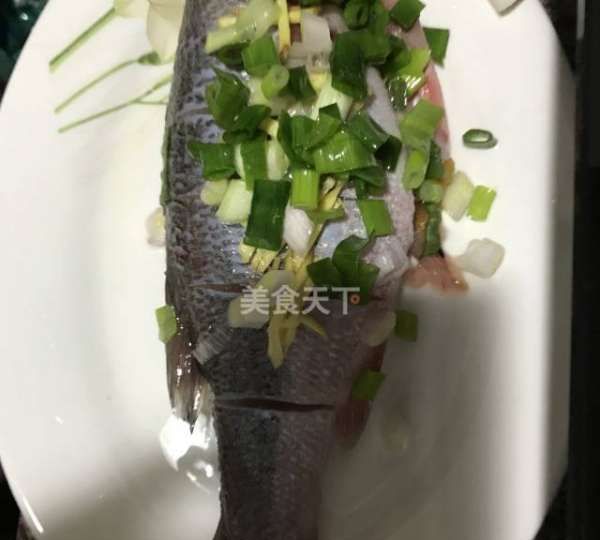 清蒸鲈鱼怎么做,清蒸鲈鱼怎么做好吃又简单图18