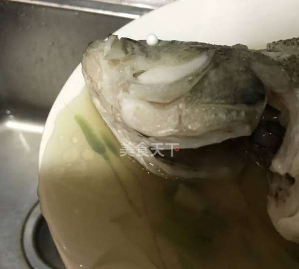 清蒸鲈鱼怎么做,清蒸鲈鱼怎么做好吃又简单图21