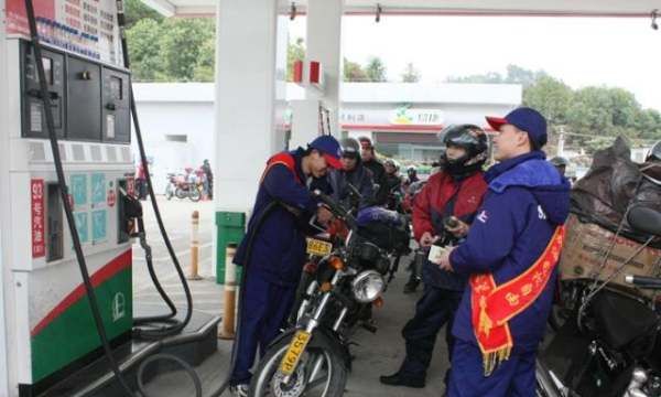 摩托车加什么油,摩托车加不起油是什么原因图2