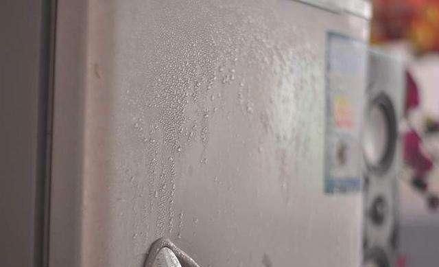 冬天墙壁上有水珠什么原因