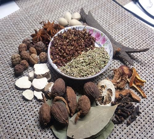 五香卤猪肉的香料配方