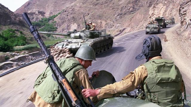 苏联攻打阿富汗的真实场面（仗着武力优势入侵阿富汗）(4)