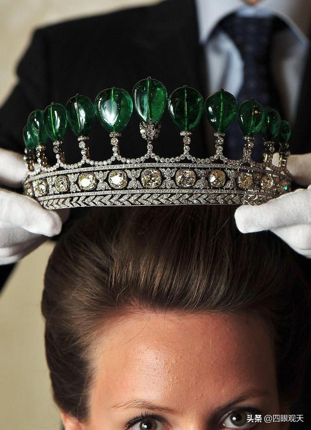 欧洲王室的珠宝王冠（欧洲王室那些blingbling的祖母绿王冠）(20)