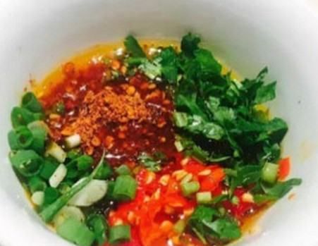 重庆油碟调法,火锅油碟蘸料怎么调好吃图15