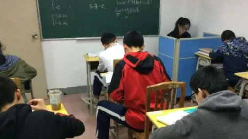 干净励志短句学生,学生励志的句子经典语句图1